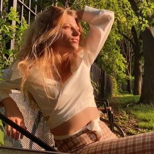 Meet your Posher, Dominique